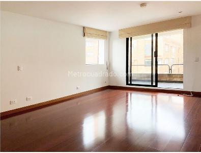 Apartamento de 3 alcobas en venta en Los Rosales, Bogotá, 236 m² · foto 4 de 16