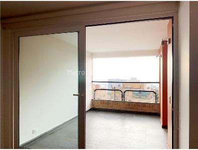 Apartamento de 3 alcobas en venta en Los Rosales, Bogotá, 236 m² · foto 5 de 16