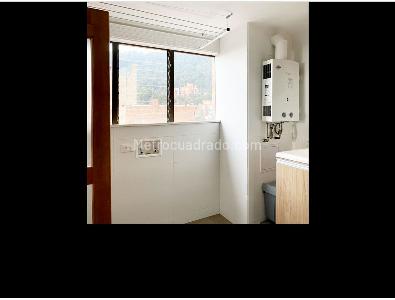 Apartamento de 3 alcobas en venta en Los Rosales, Bogotá, 236 m² · foto 8 de 16