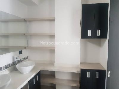 Apartamento de 3 alcobas en venta en San Patricio Santa Barbara, Bogotá, 170 m² · foto 9 de 16
