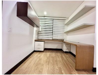Apartamento de 3 alcobas en venta en Chico Santa Barbara, Bogotá, 157 m² · foto 10 de 17