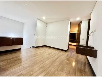Apartamento de 3 alcobas en venta en Chico Santa Barbara, Bogotá, 157 m² · foto 15 de 17