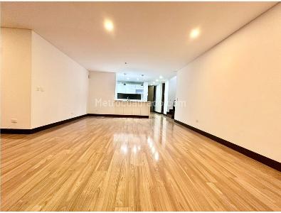 Apartamento de 3 alcobas en venta en Chico Santa Barbara, Bogotá, 157 m² · foto 2 de 17