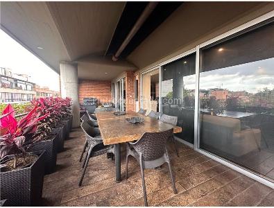 Apartamento de 4 alcobas en arriendo en Chicovirrey, Bogotá, 300 m² · foto 2 de 20