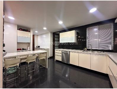 Apartamento de 4 alcobas en arriendo en Chicovirrey, Bogotá, 300 m² · foto 7 de 20