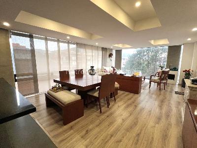 Apartamento en arriendo en Chico Santa Barbara, Bogotá · foto 2 de 8