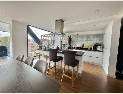 Apartamento de 2 alcobas en venta en Santa Ana Occidental, Bogotá, 114 m² · foto 2 de 10
