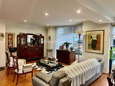 Casa en venta en Chico San Patricio, Bogotá · foto 2 de 17