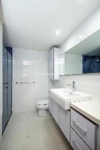Apartamento en arriendo en Los Rosales, Bogotá · foto 4 de 8