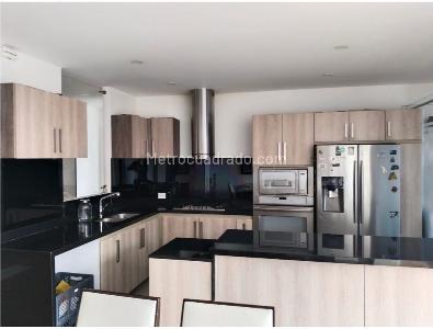 Apartamento de 4 alcobas en venta en Rincon Del Chico, Bogotá, 200 m² · foto 8 de 17