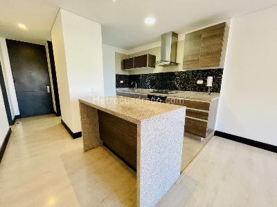 Apartamento de 2 alcobas en venta en Las Acasias, Bogotá, 68 m² · foto 2 de 20