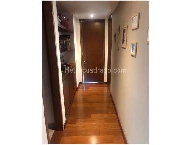Apartamento de 3 alcobas en venta en Los Rosales, Bogotá, 185 m² · foto 13 de 14