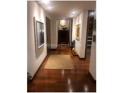 Apartamento de 3 alcobas en venta en Los Rosales, Bogotá, 185 m² · foto 7 de 11