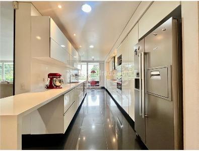 Apartamento de 3 alcobas en venta en Los Rosales Emaus, Bogotá, 290 m² · foto 3 de 18