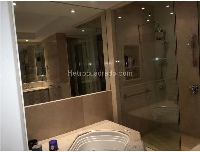 Apartamento de 3 alcobas en arriendo en Chico Norte, Bogotá, 256 m² · foto 14 de 16