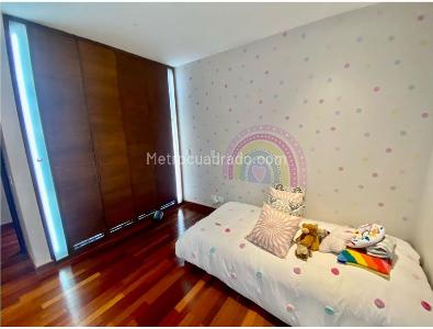 Apartamento de 3 alcobas en venta en Chico, Bogotá, 180 m² · foto 12 de 17
