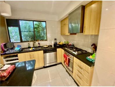 Apartamento de 3 alcobas en venta en Chico, Bogotá, 180 m² · foto 5 de 17