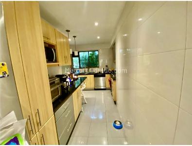 Apartamento de 3 alcobas en venta en Chico, Bogotá, 180 m² · foto 6 de 17