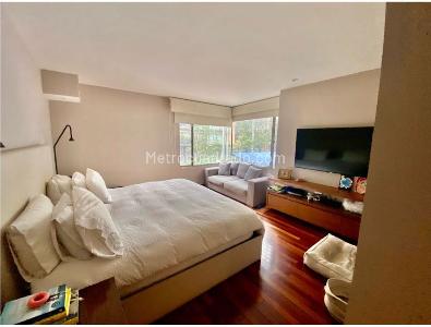 Apartamento de 3 alcobas en venta en Chico, Bogotá, 180 m² · foto 9 de 17
