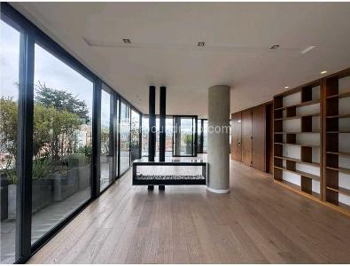 Apartamento de 3 alcobas en venta en Chico, Bogotá, 260 m² · foto 2 de 17