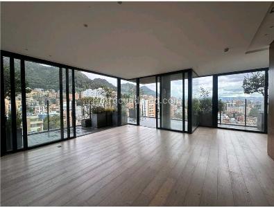 Apartamento de 3 alcobas en venta en Chico, Bogotá, 260 m² · foto 5 de 17