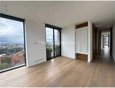 Apartamento de 3 alcobas en venta en Chico, Bogotá, 260 m² · foto 10 de 17