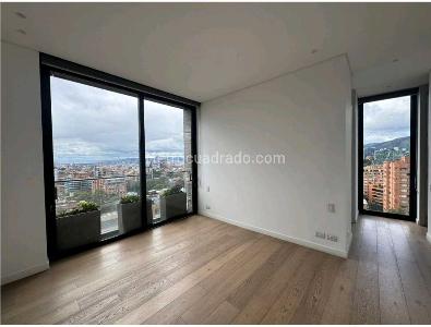 Apartamento de 3 alcobas en venta en Chico, Bogotá, 260 m² · foto 11 de 17