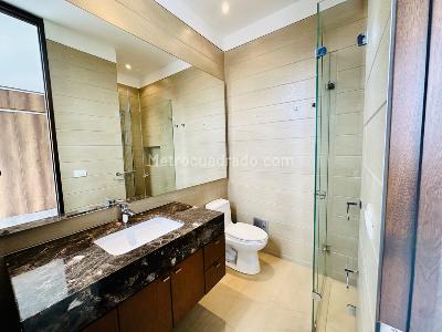 Apartamento de 2 alcobas en arriendo en Chico, Bogotá, 180 m² · foto 20 de 20