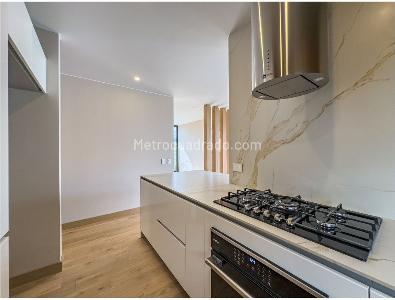 Apartamento de 3 alcobas en venta en La Cabrera, Bogotá, 133 m² · foto 3 de 18