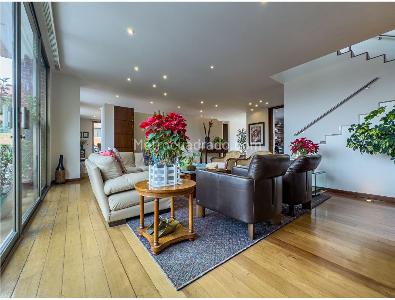 Apartamento de 3 alcobas en venta en El Refugio, Bogotá, 520 m² · foto 14 de 19