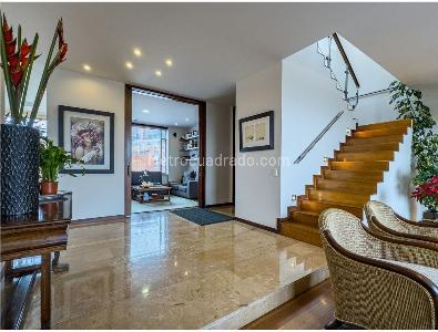 Apartamento de 3 alcobas en venta en El Refugio, Bogotá, 520 m² · foto 17 de 19