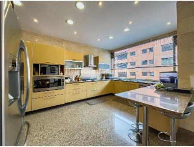 Apartamento de 3 alcobas en venta en El Refugio, Bogotá, 520 m² · foto 9 de 19