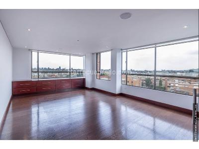 Apartamento en venta en Santa Barbara Central, Bogotá · foto 3 de 14