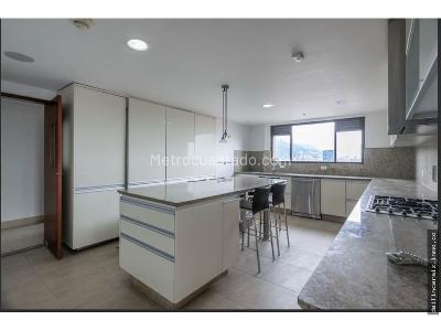Apartamento en venta en Santa Barbara, Bogotá · foto 9 de 18