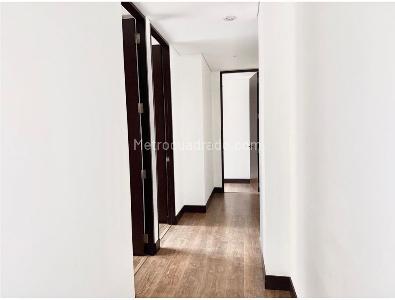 Apartamento de 3 alcobas en venta en Chico Navarra, Bogotá, 180 m² · foto 10 de 14