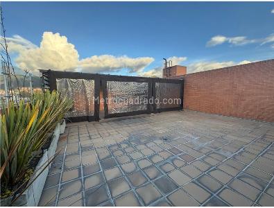 Apartamento de 3 alcobas en venta en Chico Navarra, Bogotá, 180 m² · foto 2 de 14