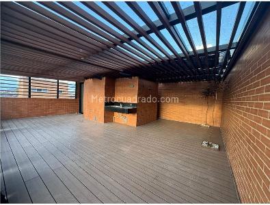 Apartamento de 3 alcobas en venta en Chico Navarra, Bogotá, 180 m² · foto 3 de 14