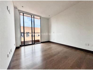 Apartamento de 3 alcobas en venta en Chico Navarra, Bogotá, 180 m² · foto 6 de 14
