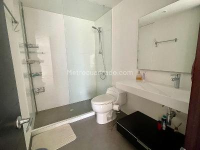 Apartamento de 3 alcobas en venta en Los Rosales Emaus, Bogotá, 194 m² · foto 3 de 11