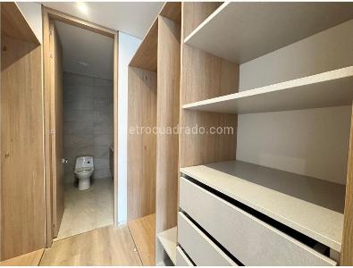 Apartamento de 2 alcobas en venta en Chico Norte, Bogotá, 117 m² · foto 10 de 11