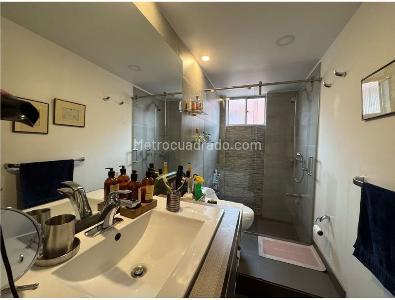 Apartamento de 2 alcobas en venta en Chico Navarra, Bogotá, 138 m² · foto 3 de 14
