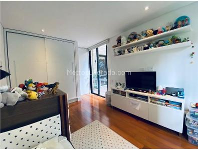 Apartamento de 3 alcobas en venta en Los Rosales, Bogotá, 159 m² · foto 11 de 19