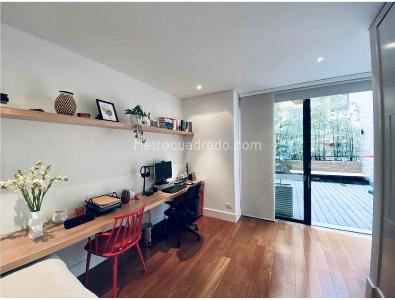 Apartamento de 3 alcobas en venta en Los Rosales, Bogotá, 159 m² · foto 13 de 19