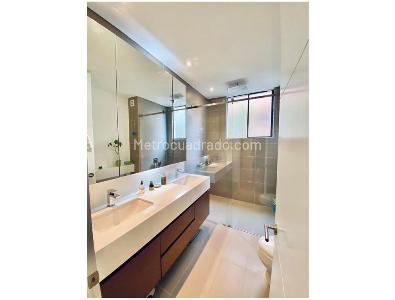 Apartamento de 3 alcobas en venta en Los Rosales, Bogotá, 159 m² · foto 16 de 19