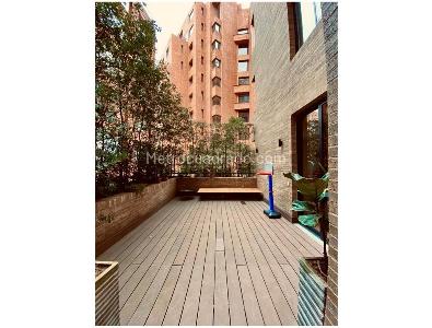 Apartamento de 3 alcobas en venta en Los Rosales, Bogotá, 159 m² · foto 2 de 19