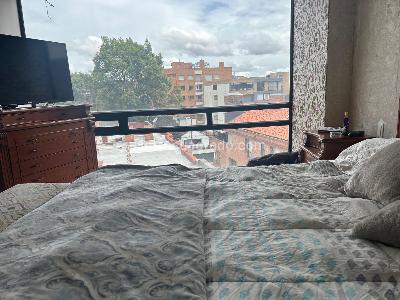 Apartamento de 2 alcobas en venta en Chico Santa Barbara, Bogotá, 137 m² · foto 11 de 12