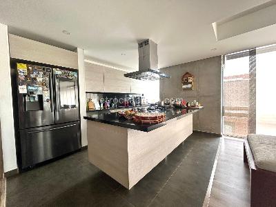 Apartamento de 2 alcobas en venta en Chico Santa Barbara, Bogotá, 137 m² · foto 8 de 12