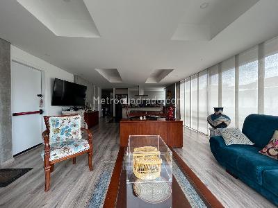 Apartamento de 2 alcobas en venta en Chico Santa Barbara, Bogotá, 137 m² · foto 2 de 12