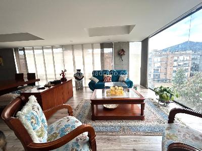 Apartamento de 2 alcobas en venta en Chico Santa Barbara, Bogotá, 137 m² · foto 3 de 12
