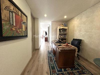 Apartamento de 2 alcobas en venta en Chico Santa Barbara, Bogotá, 137 m² · foto 9 de 12